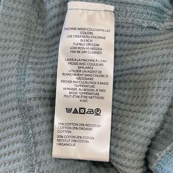 We The Free Thermal Crewneck Thumbhole Top Shirt Jersey Sage Green Size Small NW - Picture 6 of 8